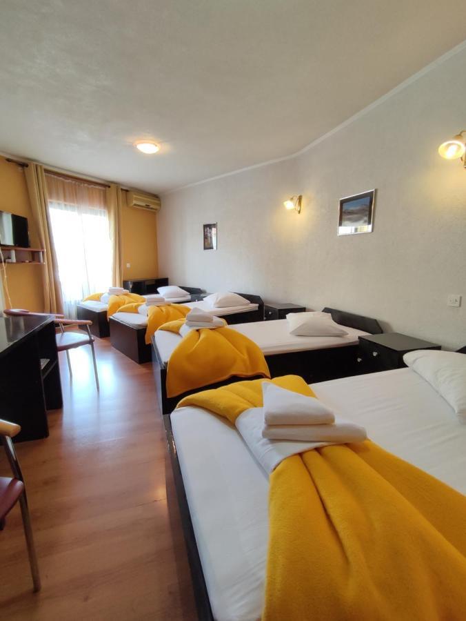 Hotel Prvan Vrgorac Esterno foto