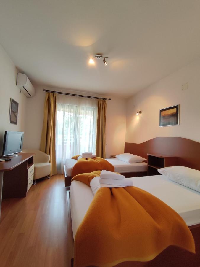 Hotel Prvan Vrgorac Esterno foto